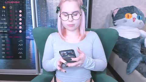 Kira online show from 01/12/25, 04:21