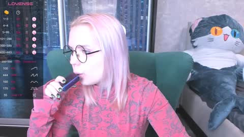 Kira online show from 01/12/25, 05:54