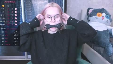 Kira online show from 01/14/25, 02:40