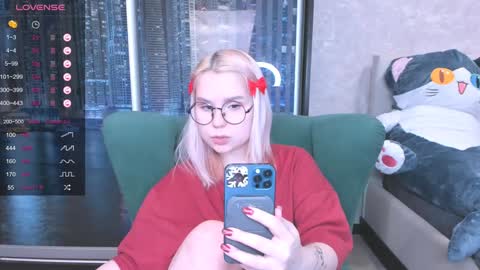 Kira online show from 01/17/25, 01:24