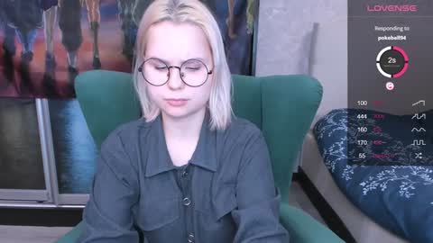 Kira online show from 02/03/25, 12:47