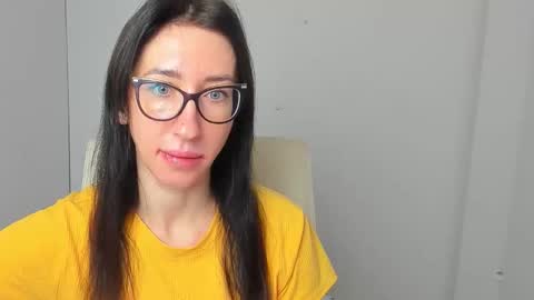 Snapshot of miriam_candyy chatting on 11/23/25, 06:35 Mariam online show from 11/23/25, 06:35