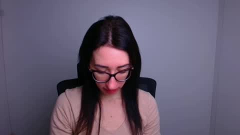 Snapshot of miriam_candyy chatting on 12/05/25, 06:22 Mariam online show from 12/05/25, 06:22