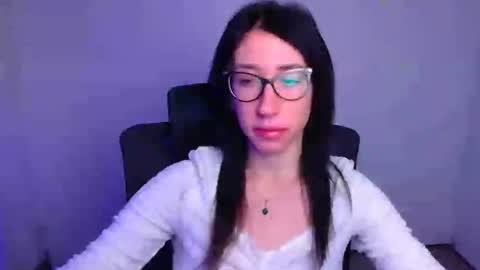 Snapshot of miriam_candyy chatting on 12/15/25, 06:28 Mariam online show from 12/15/25, 06:28