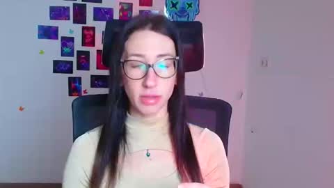 Snapshot of miriam_candyy chatting on 12/17/25, 12:22 Mariam online show from 12/17/25, 12:22