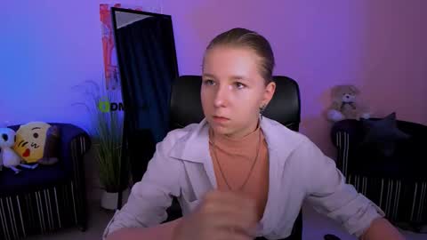 miriam_crazy online show from 10/18/25, 08:37