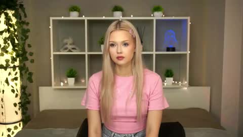 Elsa online show from 10/27/25, 07:07