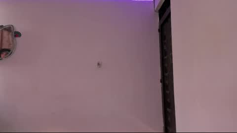 Misa Independent model online show from 01/08/25, 08:18