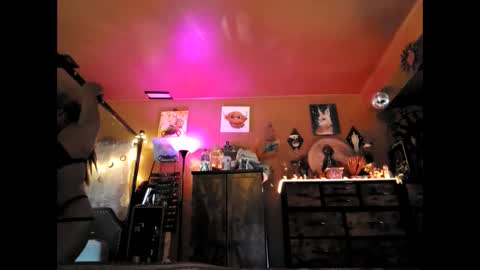 Snapshot of misandrakinx chatting on 09/30/25, 01:16 misandrakinx online show from 09/30/25, 01:16