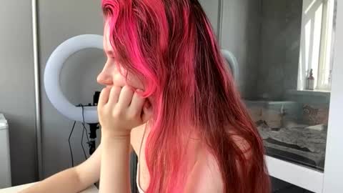 Molly online show from 11/27/25, 11:12