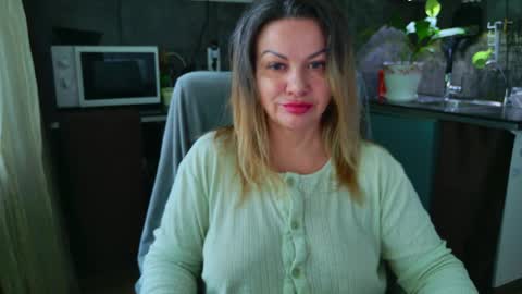 Snapshot of mishamilf chatting on 05/19/26, 07:04 Misha online show from 05/19/26, 07:04