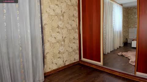 Snapshot of mishapallmer chatting on 11/25/25, 09:20 mishapallmer online show from 11/25/25, 09:20