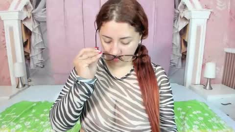 Snapshot of mishell_lovely chatting on 09/10/25, 12:27 Mishell online show from 09/10/25, 12:27