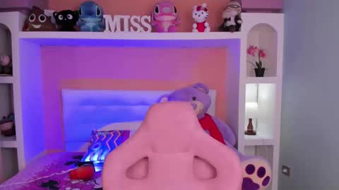 Snapshot of miss___megan chatting on 11/14/25, 06:17 Megan online show from 11/14/25, 06:17