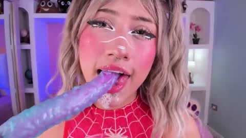 Snapshot of miss___megan chatting on 11/25/25, 12:38 Megan online show from 11/25/25, 12:38