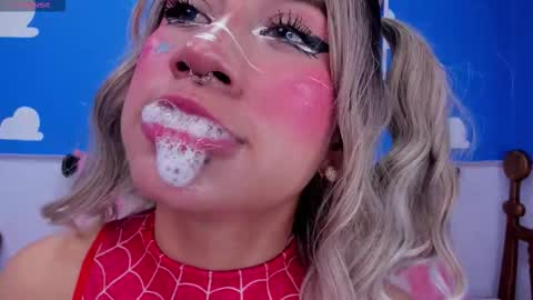 Snapshot of miss___megan chatting on 12/15/25, 11:09 Megan online show from 12/15/25, 11:09