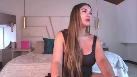 miss__ary_ online show from 04/24/26, 11:45