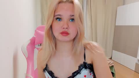 miss__selena online show from 12/18/24, 10:02