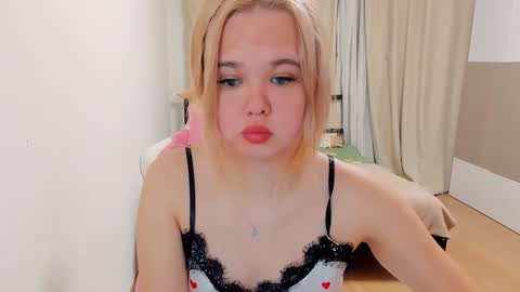 miss__selena online show from 12/25/24, 07:45