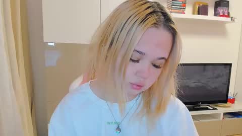 miss__selena online show from 02/15/25, 06:01