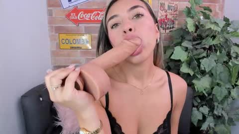 Zoe online show from 10/06/25, 06:05