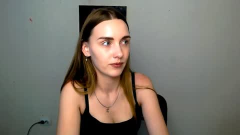 Snapshot of miss_angelina_ chatting on 06/10/26, 06:23 Angelina online show from 06/10/26, 06:23