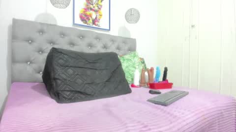 miss_big_ass21 online show from 02/26/25, 11:48