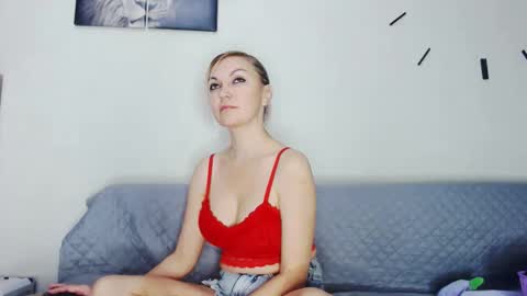 Snapshot of miss_blonde1 chatting on 05/01/26, 07:13 miss_blonde1 online show from 05/01/26, 07:13