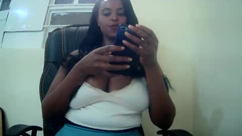 Snapshot of miss_blorps chatting on 04/10/26, 06:18 spicey online show from 04/10/26, 06:18