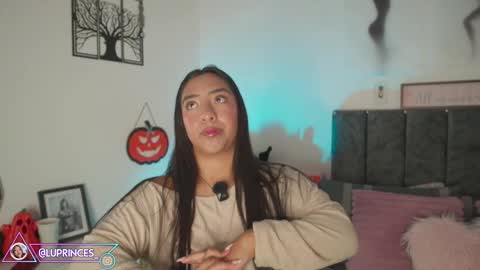 lucy 3 online show from 10/11/25, 07:34