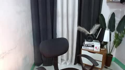 Snapshot of miss_catherinex chatting on 06/04/26, 07:25 miss_catherinex online show from 06/04/26, 07:25