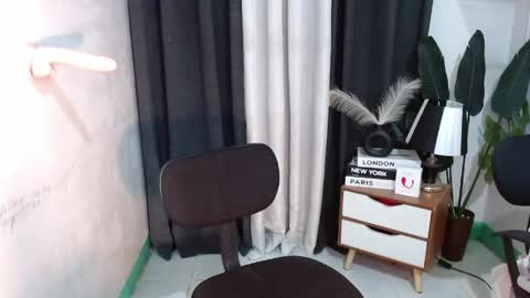 Snapshot of miss_catherinex chatting on 06/06/26, 11:04 miss_catherinex online show from 06/06/26, 11:04