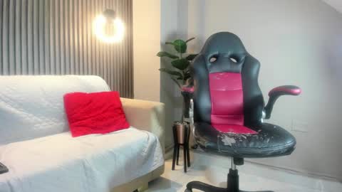 Snapshot of miss_charlott12 chatting on 09/27/25, 07:41 miss_charlott12 online show from 09/27/25, 07:41