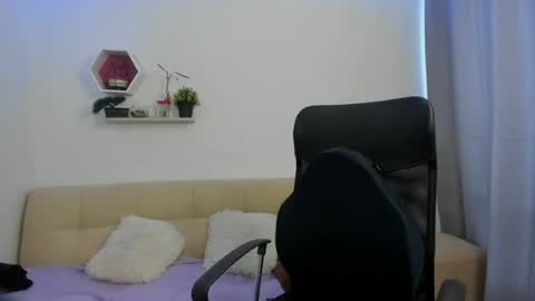 Snapshot of miss_charlotte05 chatting on 06/16/26, 07:27 Charlotte online show from 06/16/26, 07:27