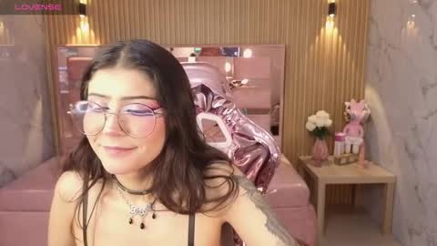 Snapshot of miss_devil_s chatting on 02/21/26, 03:18 miss_devil_s online show from 02/21/26, 03:18
