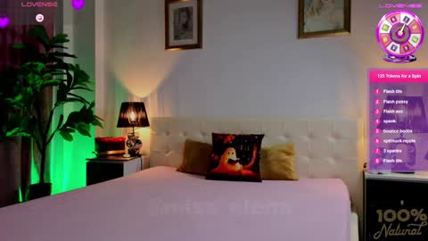 Elena online show from 10/31/25, 07:48