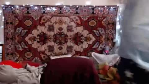 Elis online show from 02/13/25, 12:11