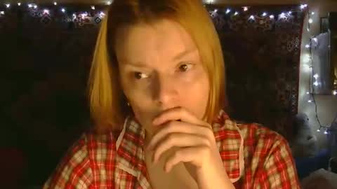 Elis online show from 11/17/25, 02:01