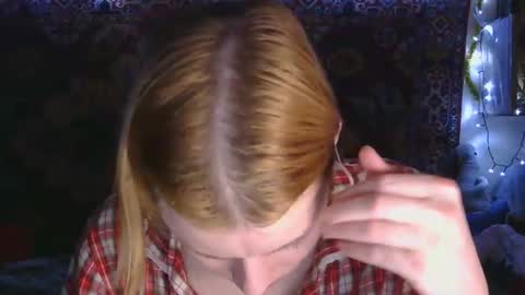 Elis online show from 11/19/25, 06:41