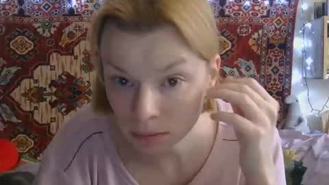 Snapshot of miss_elistia_ chatting on 01/16/26, 08:29 Elis online show from 01/16/26, 08:29