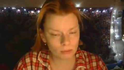 Snapshot of miss_elistia_ chatting on 02/17/26, 04:02 Elis online show from 02/17/26, 04:02