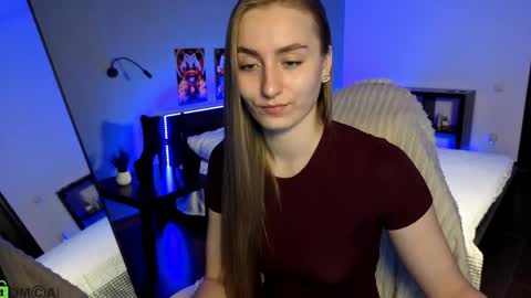 Snapshot of miss_emily19 chatting on 05/21/26, 08:10 Emily online show from 05/21/26, 08:10
