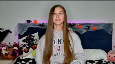 Emily online show from 11/03/25, 05:25