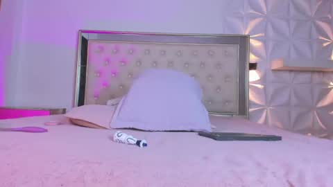 miss_emilystar online show from 06/11/26, 12:32