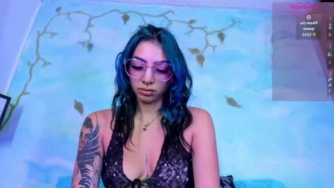 miss_evans_ online show from 04/28/26, 01:37