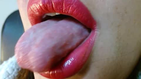 Miss Evoleth online show from 12/22/25, 08:33