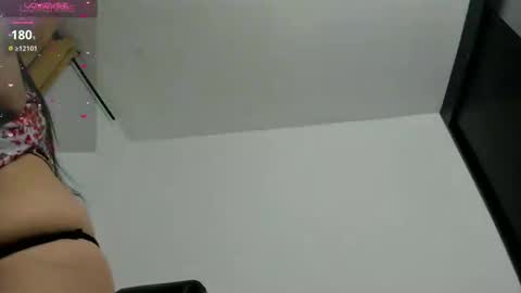 miss_eylens online show from 02/19/25, 12:35