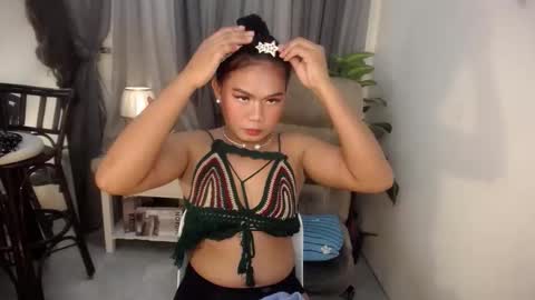 miss_fhakarat online show from 10/13/25, 12:54