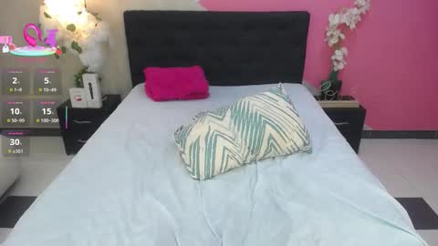 Snapshot of miss_honey1 chatting on 09/11/25, 01:49 miss_honey1 online show from 09/11/25, 01:49