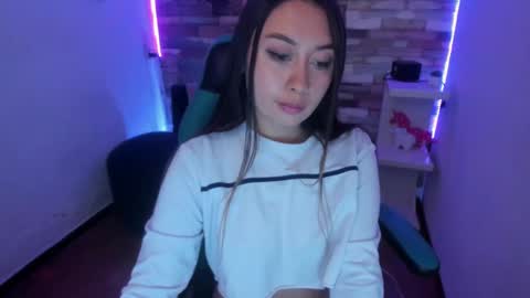 Snapshot of miss_isabella_m chatting on 02/03/25, 01:08 Isabella online show from 02/03/25, 01:08